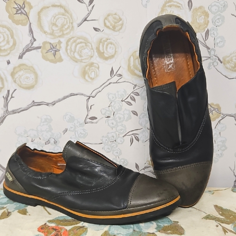 PIKOLINOS Black and Gray Leather Loafers